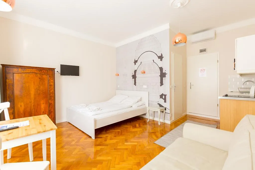 Otto Studios Budapešť 0*,